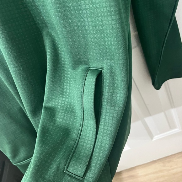 Cutter & Buck Quarter Zip - Picture 6 of 7